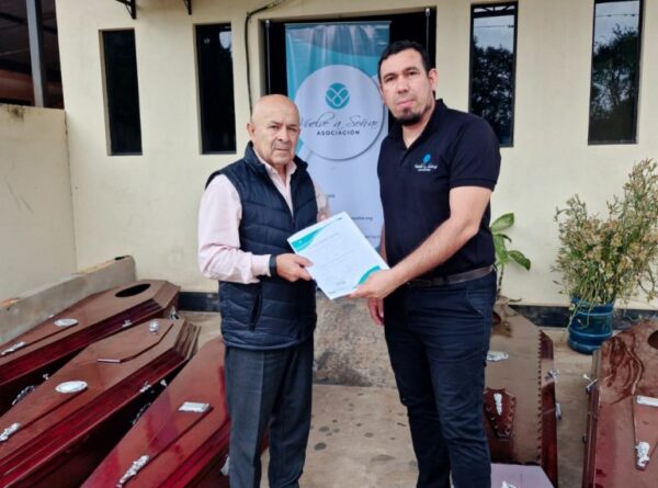Asociación «Vuelve a Soñar» y la Iglesia La Gracia donan féretros a la Municipalidad de Lambaré para familias de bajos recursos