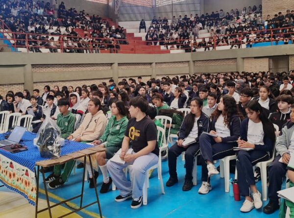 Prevención en Misiones: Masiva convocatoria de estudiantes contra el bullying, el cutting y el suicidio