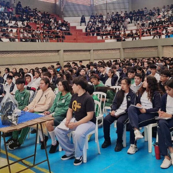 Prevención en Misiones: Masiva convocatoria de estudiantes contra el bullying, el cutting y el suicidio