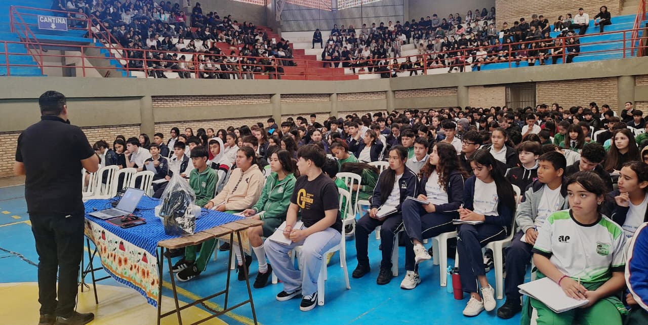 Prevención en Misiones: Masiva convocatoria de estudiantes contra el bullying, el cutting y el suicidio